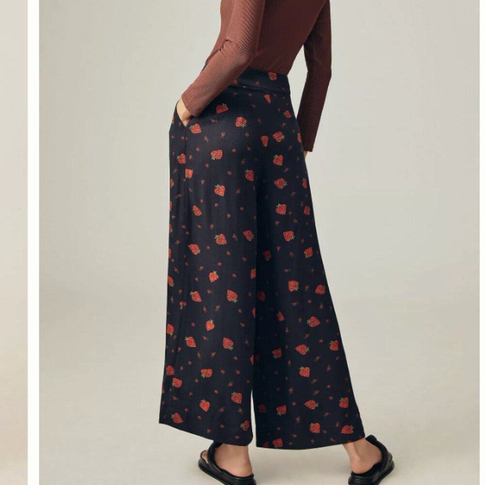 FARM Rio strawberry print pants - Picture 2 of 7